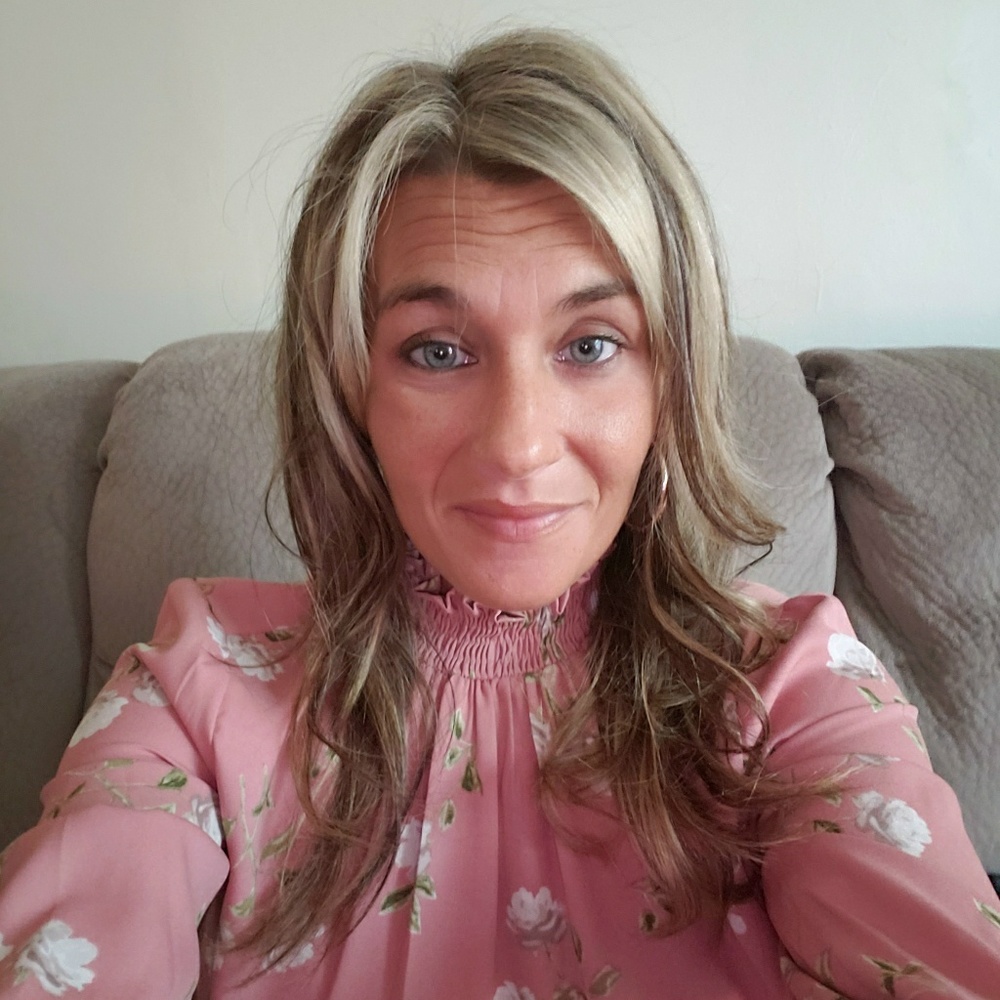 Meet your Posher, Desiree